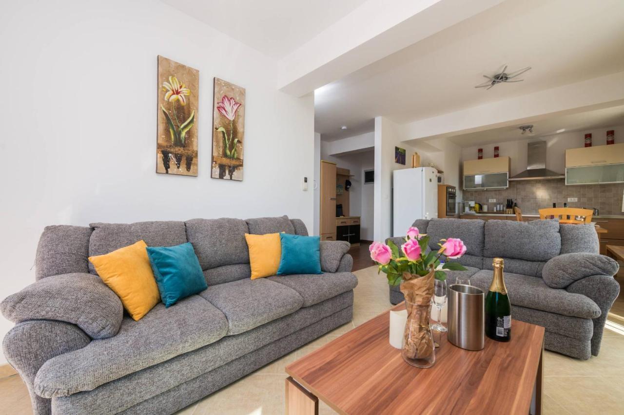 Apartment Carpe Diem Premantura Ngoại thất bức ảnh